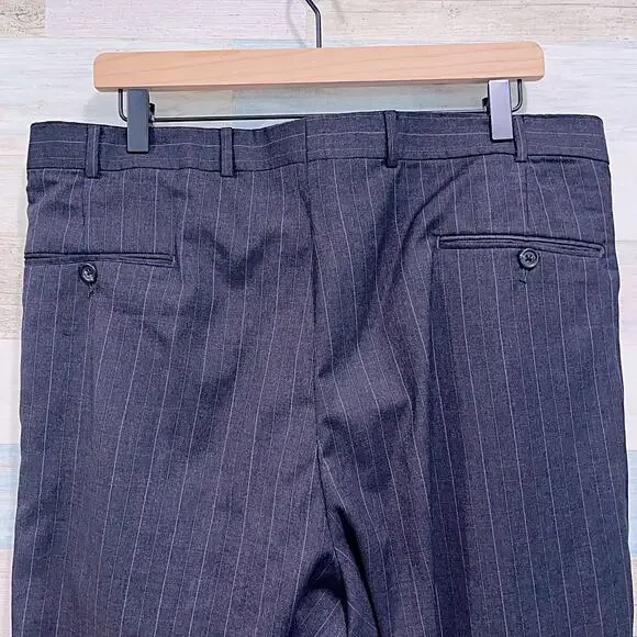 Southwick Bespoke Striped 3 Button Suit Gray Wool Mens 44R 36x31 Pleated Pants